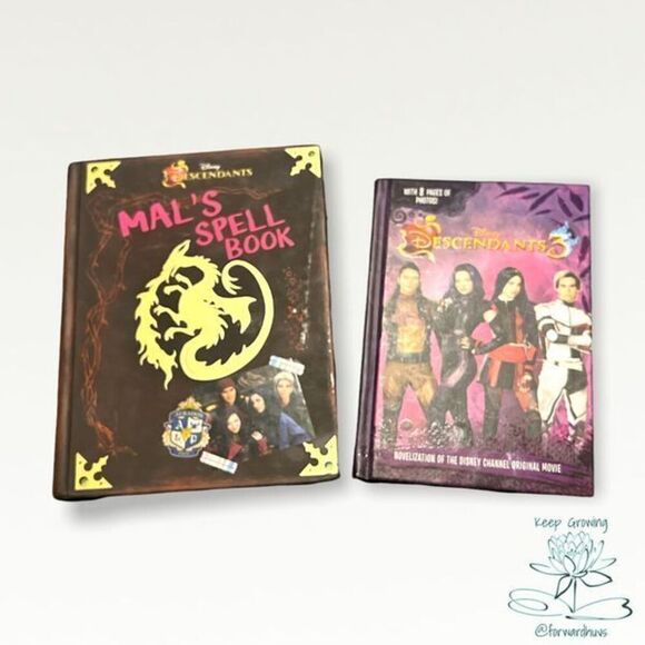 Disney’s Descendants Mal’s Spell Book & Descendants 3 - Picture 4 of 9
